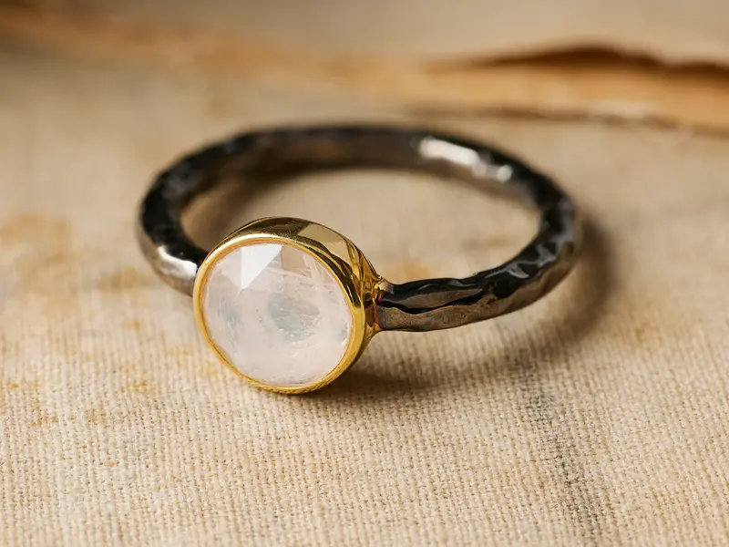 Arne Moonstone Accent Ring 1