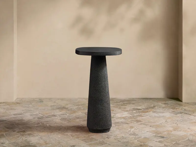 Bellagio Sleek Metal Outdoor End Table 1
