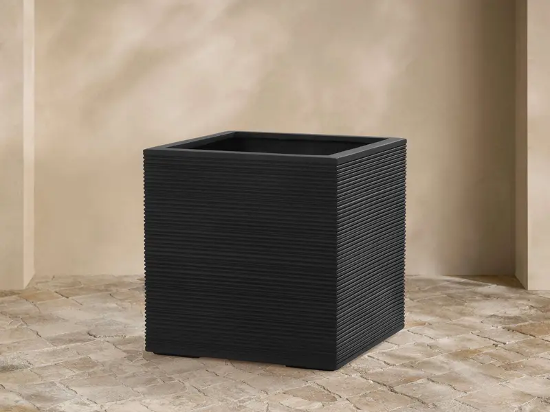 Cabo Sleek Outdoor Planter – Powder-Coated Aluminum Finish 1