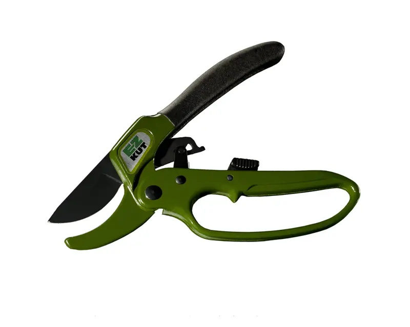 Ez Kut Heavy-Duty Green Ratchet Pruning Shears — High-Leverage Design 1