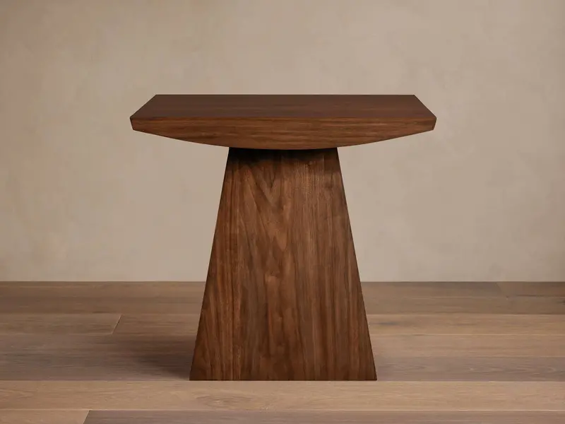 Ilaria Compact End Table For Sofas And Chairs 1