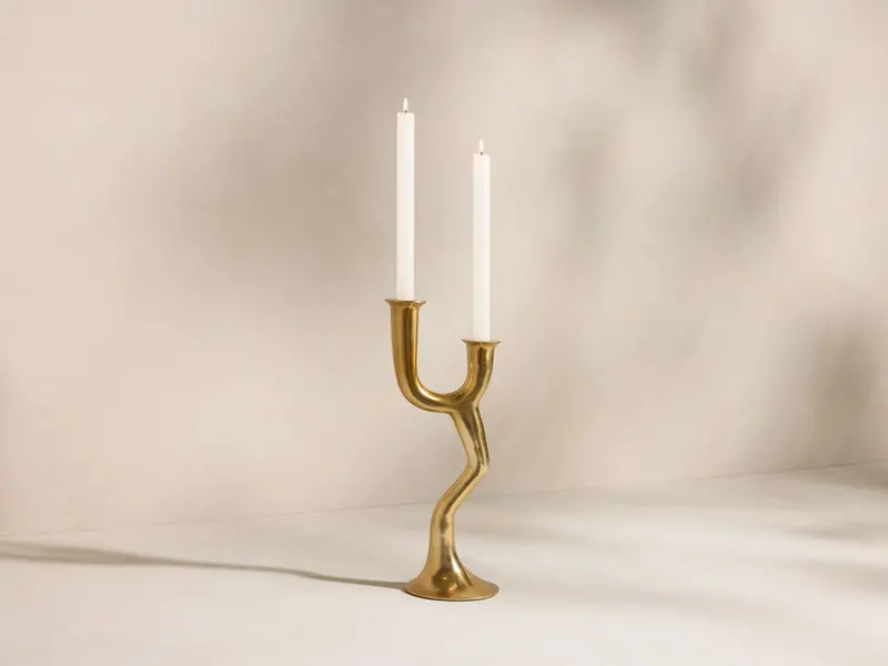 Nouria Dual-Taper Candle Stand – Symmetrical Centerpiece 1