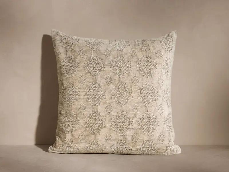 Philippa Linen-Blend Pillow Cover With Subtle Texture And Tailored Fit 1