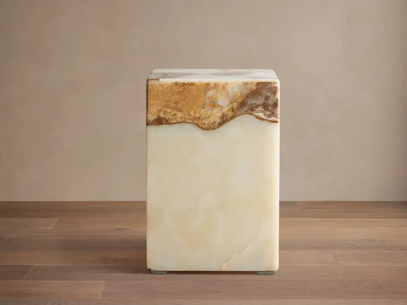 Rust-Onyx Metal Stool With Minimalist Frame 1