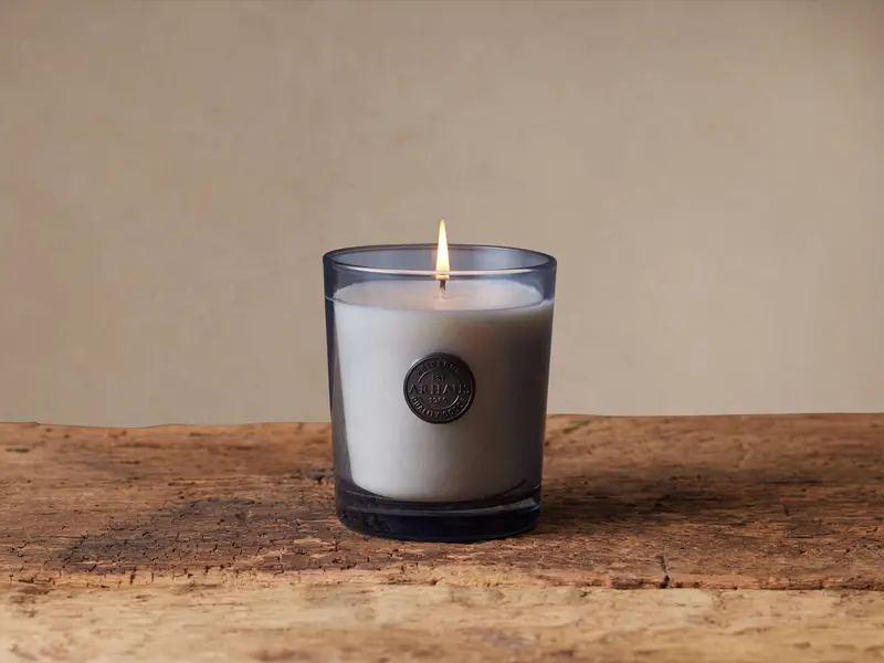 Suede Wood & Vetiver Luxury Scented Candle 1