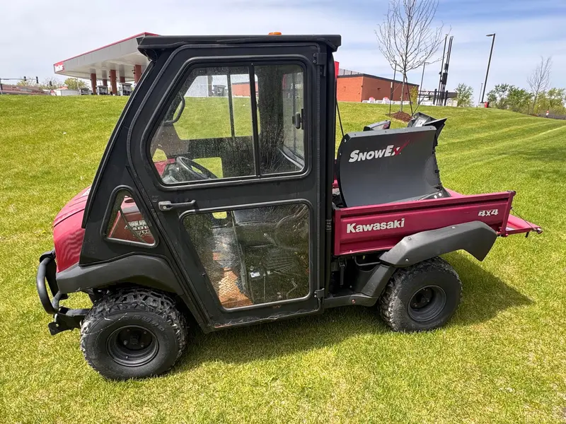 Used Kawasaki Mule 4010 4×4 Utv — Red, Includes Snowex V-Plow (Vin: 8553) 1